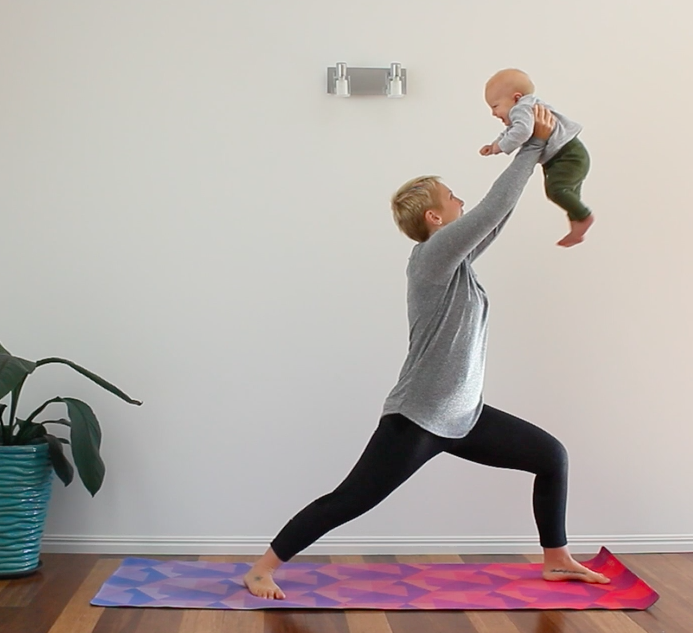 10 minute yoga – practicing with a crawling baby