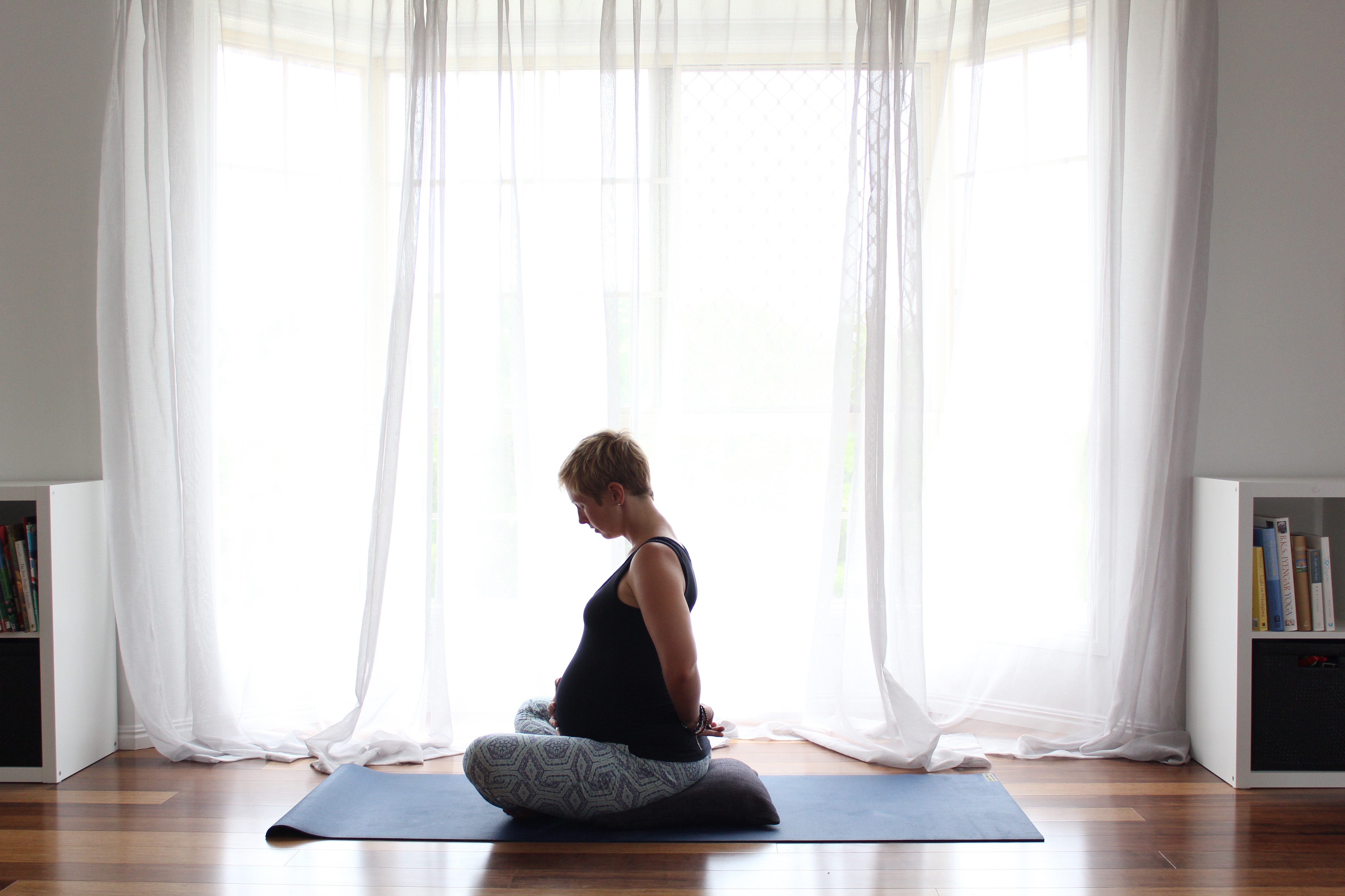 How pregnancy yoga can prepare you for birth: and a beginner’s pregnancy yoga flow